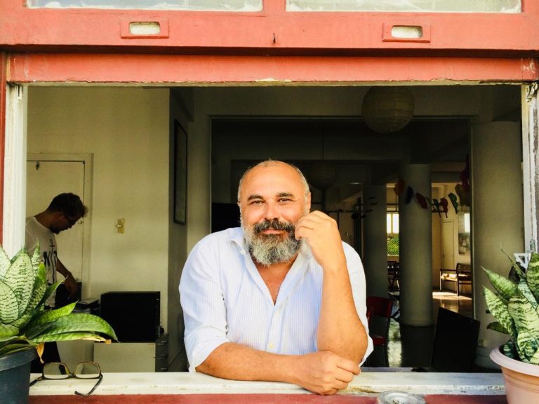 João Vieira Jr, na janela - João Vieira Jr
